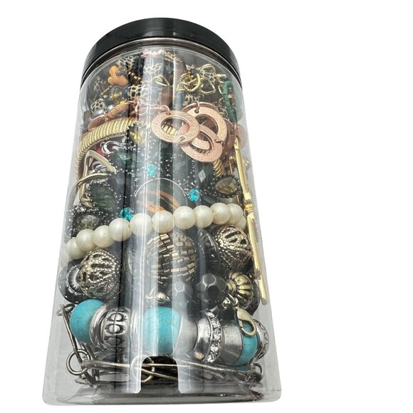 Mystery Jewelry Jar #1067 Wearable Quality Pieces 2lbs Necklace Bracelet Earring - Picture 3 of 4
